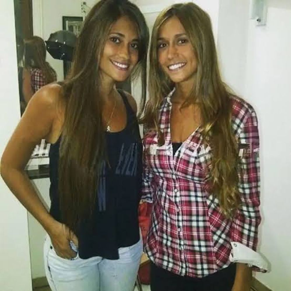 Carla y Antonela Roccuzzo