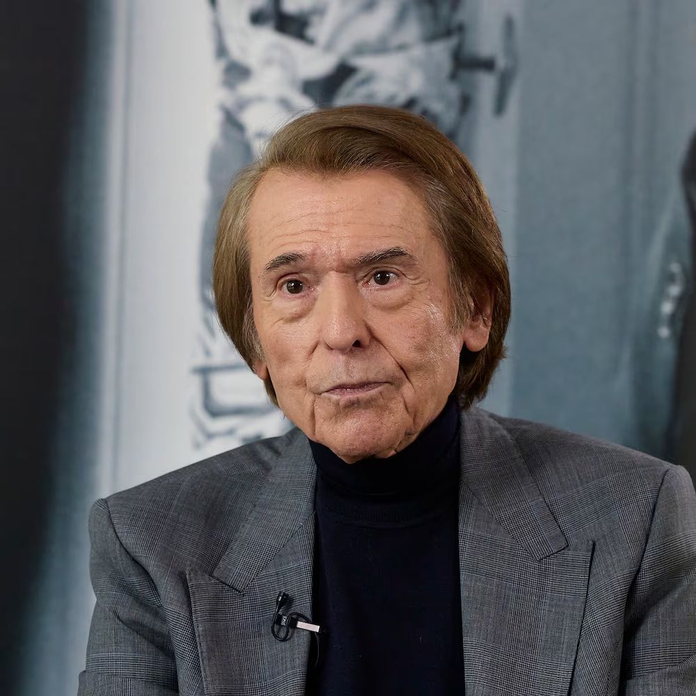 La producción recorrerá más de seis décadas de carrera del reconocido cantante español.