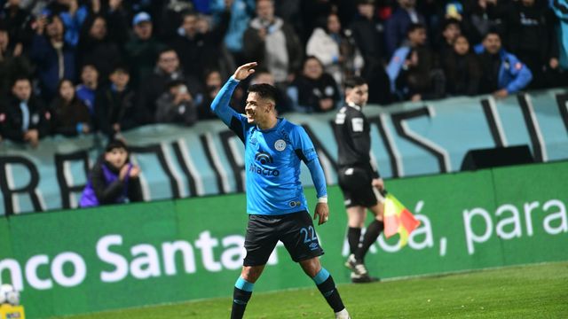 "Uvita" Fernández sigue de racha goleadora y Belgrano empezó ganando ante Rosario Central.