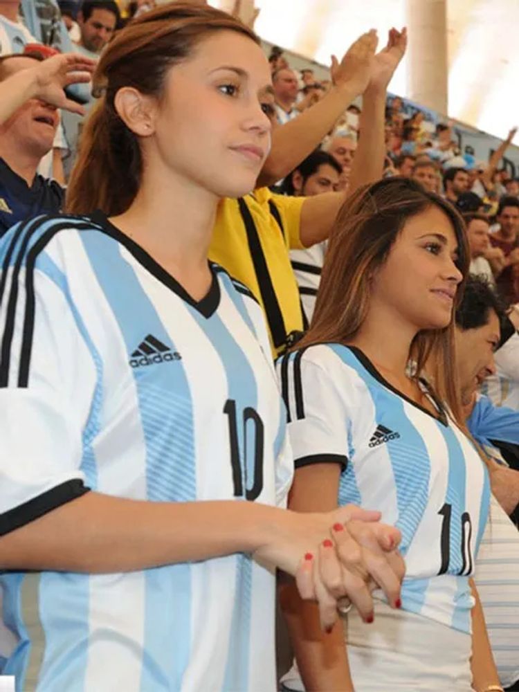 Carla y Antonela Roccuzzo