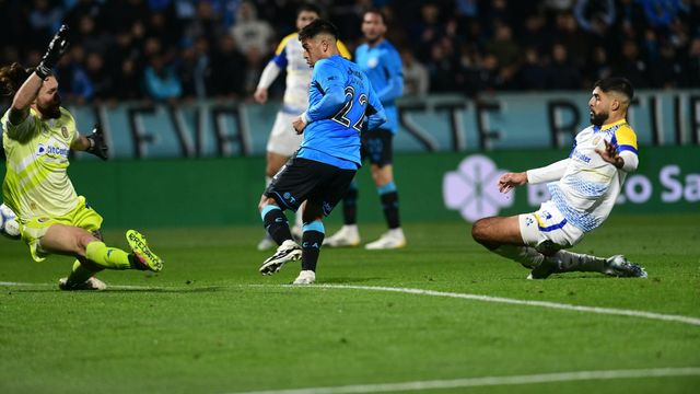 El jugadón colectivo que armó Belgrano, lo coronó un Nicolás Fernández que sigue de racha.