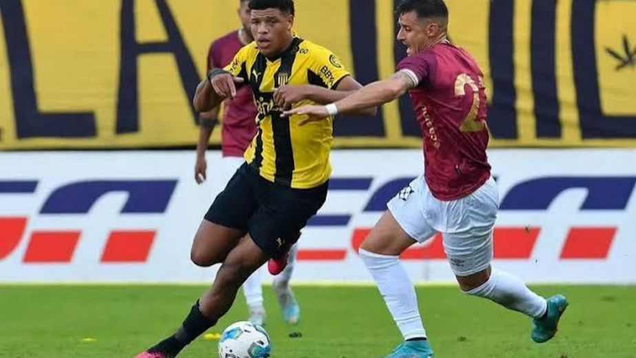 Conmoción en el fútbol sudamericano: murió un jugador uruguayo que fue noticia durante la Copa del Mundo