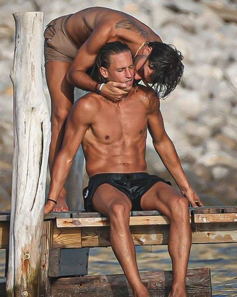 Ferrán Torres y Marcos Llorente
