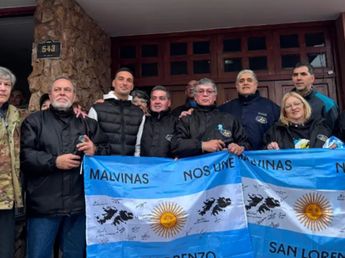 Emotivo encuentro: Lionel Scaloni recibió en su casa a excombatientes de Malvinas en Pujato tras el Mundial