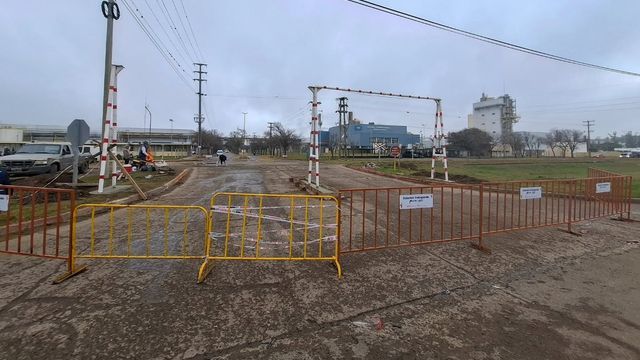 Colocan un delimitador de altura en el cruce de Av. Bernardi y Ruta Nacional 19