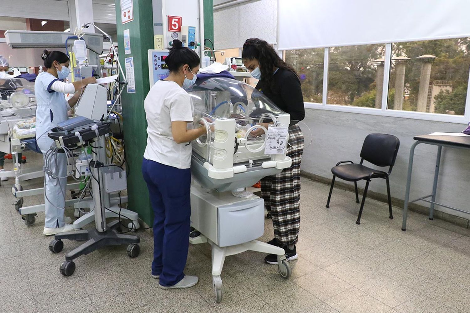 Un equipo multidisciplinario intervino horas después del nacimiento en la Maternidad.