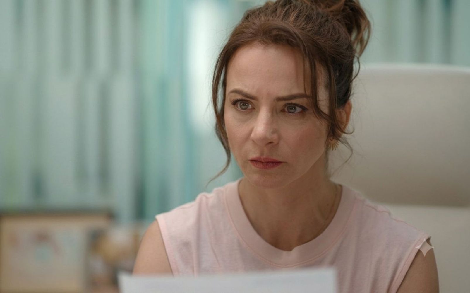 La ficción cuenta con 10 episodios de aproximadamente 50 minutos cada uno.