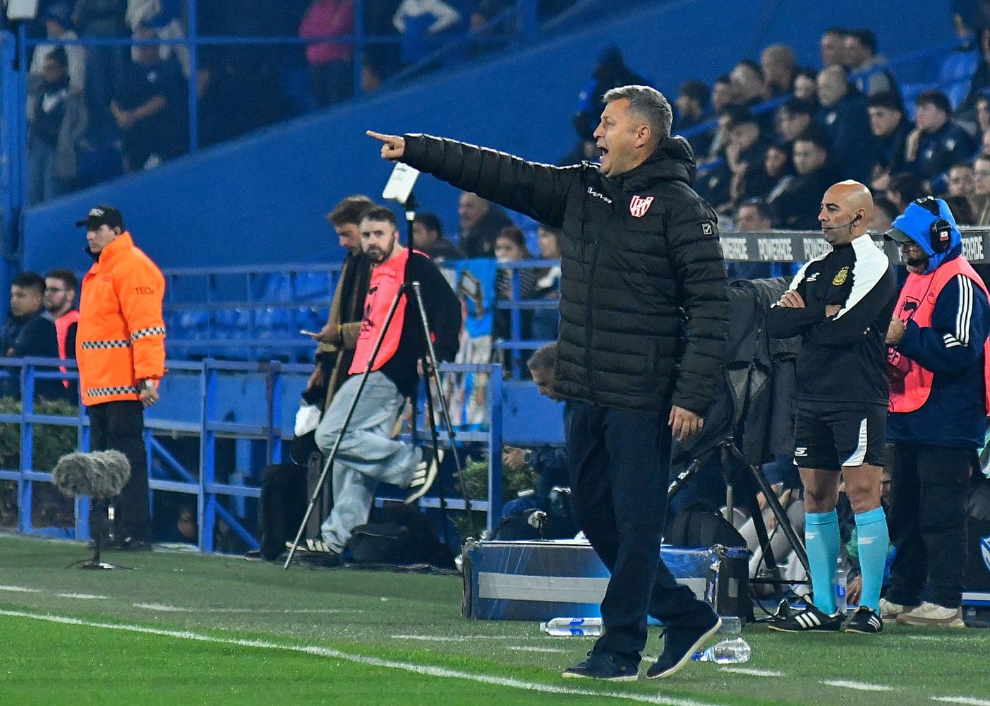 Diego Flores, técnico de Instituto.