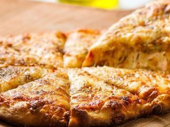 Queso cremoso o mozzarella: cuál conviene comprar para la pizza y en qué se diferencian