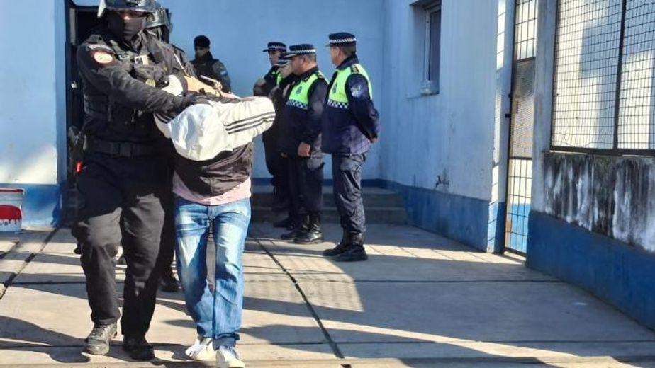 Trece condenados dejaron las comisarías tucumanas rumbo al penal Benjamín Paz