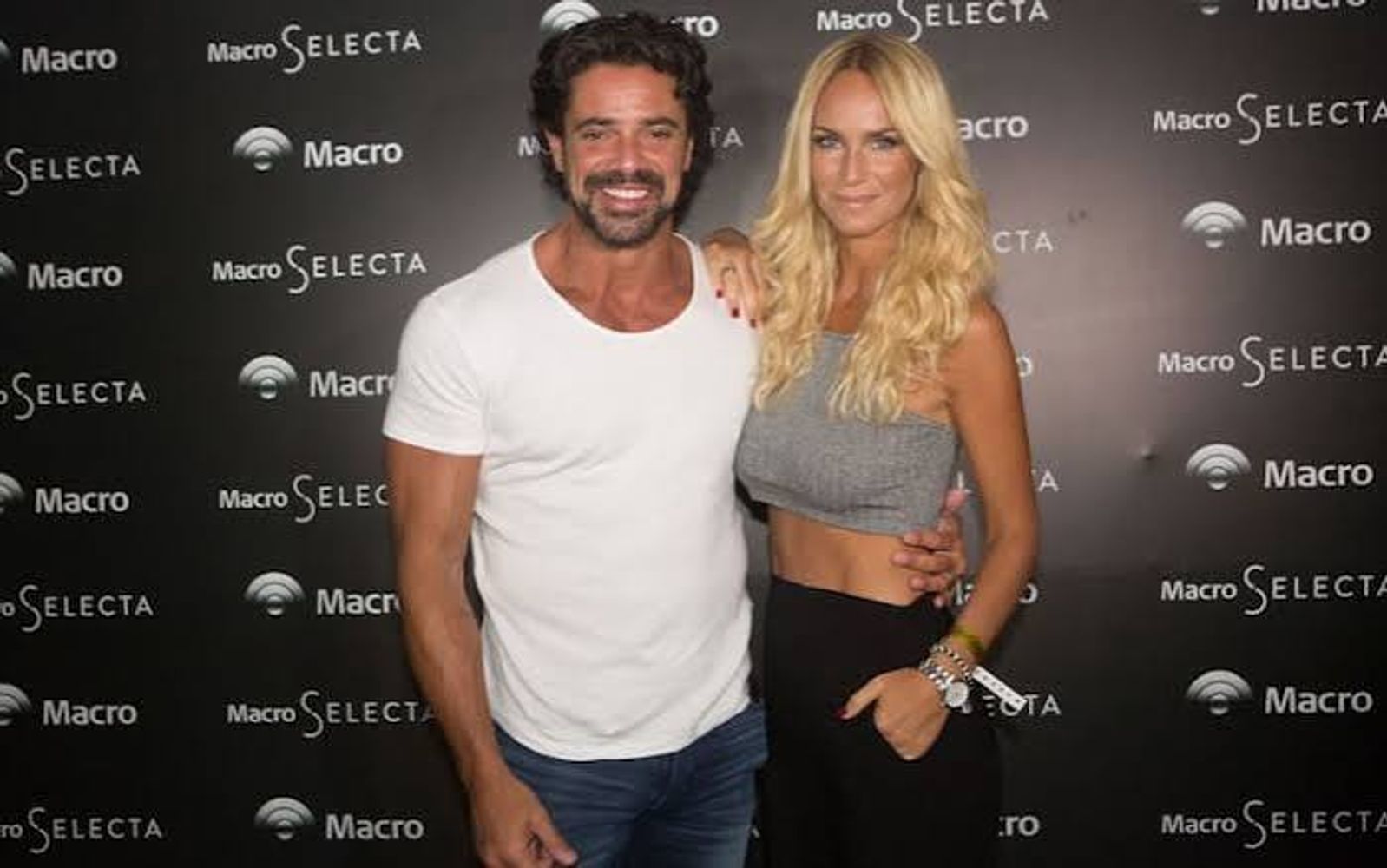 La conductora mandó al frente a Luciano Castro.