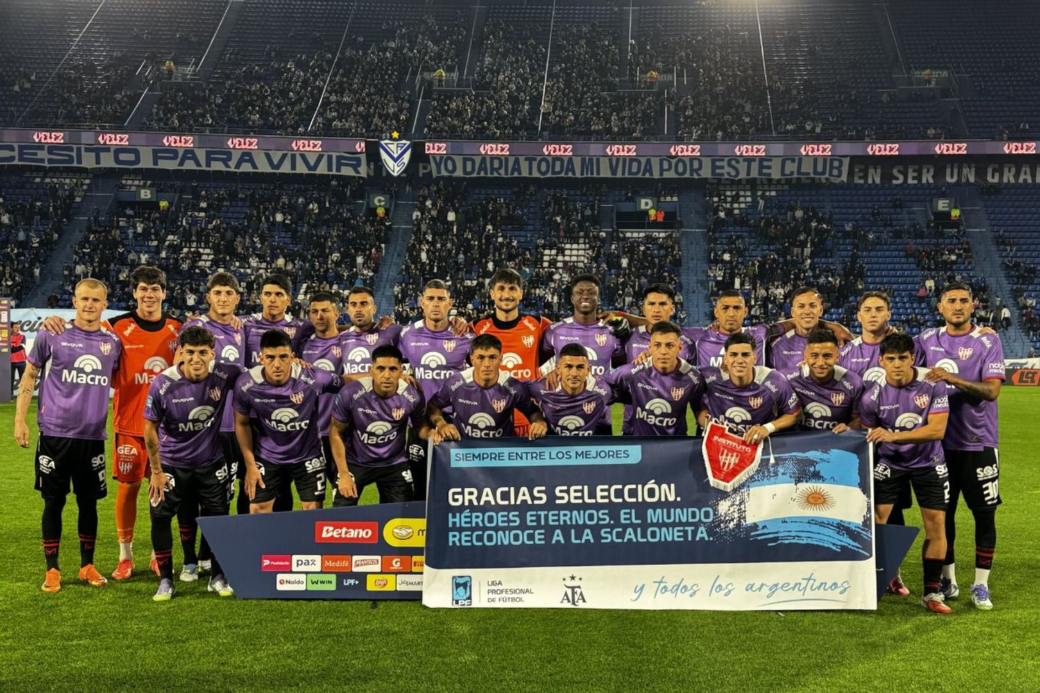 Instituto inició el torneo con un complicado examen ante Vélez.