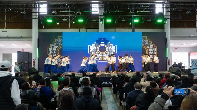 El Ministerio de Salud de Catamarca acompañó la presentación del Centro Terapéutico Provincial, que trabaja coordinación, equilibrio y memoria a través del folclore.