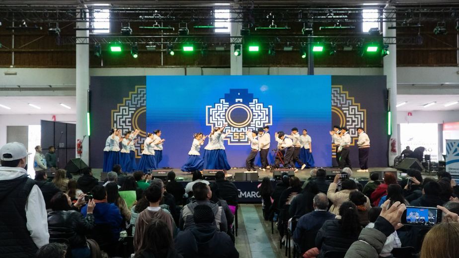 El Ministerio de Salud de Catamarca acompañó la presentación del Centro Terapéutico Provincial, que trabaja coordinación, equilibrio y memoria a través del folclore.