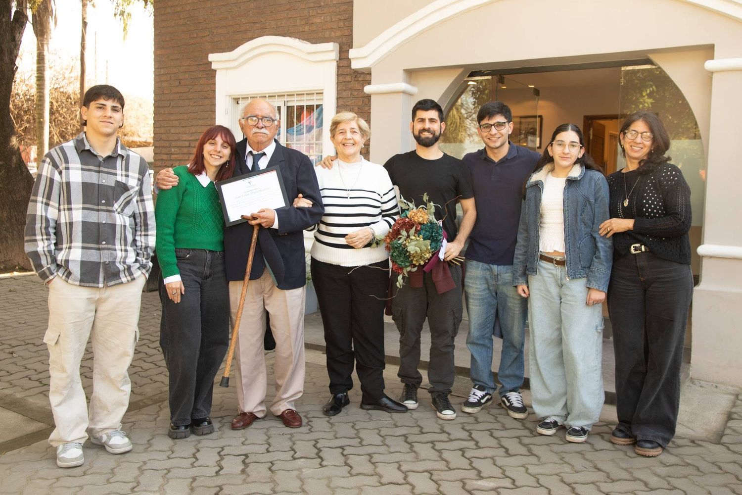Junto a su familia