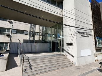 La Justicia liberó por error a un hombre acusado de abusar de sus dos hijas: el inesperado desenlace