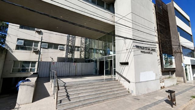 La Justicia liberó por error a un hombre acusado de abusar de sus dos hijas: el inesperado desenlace.