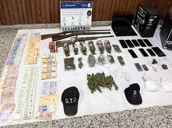 Cuatro allanamientos en Gonzales Chaves: detuvieron a dos personas y secuestraron drogas, dinero y armas