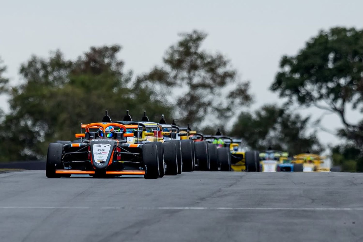 Fausto Arnaudo ganó en Velocitta Brasil en la F4
