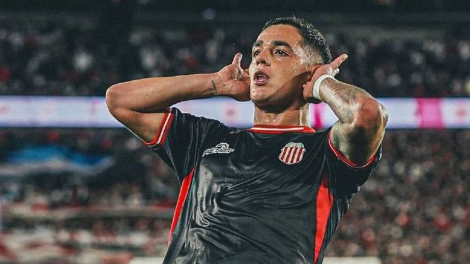 El delantero de Barracas que le anotó el gol a River fue denunciado por violencia de género