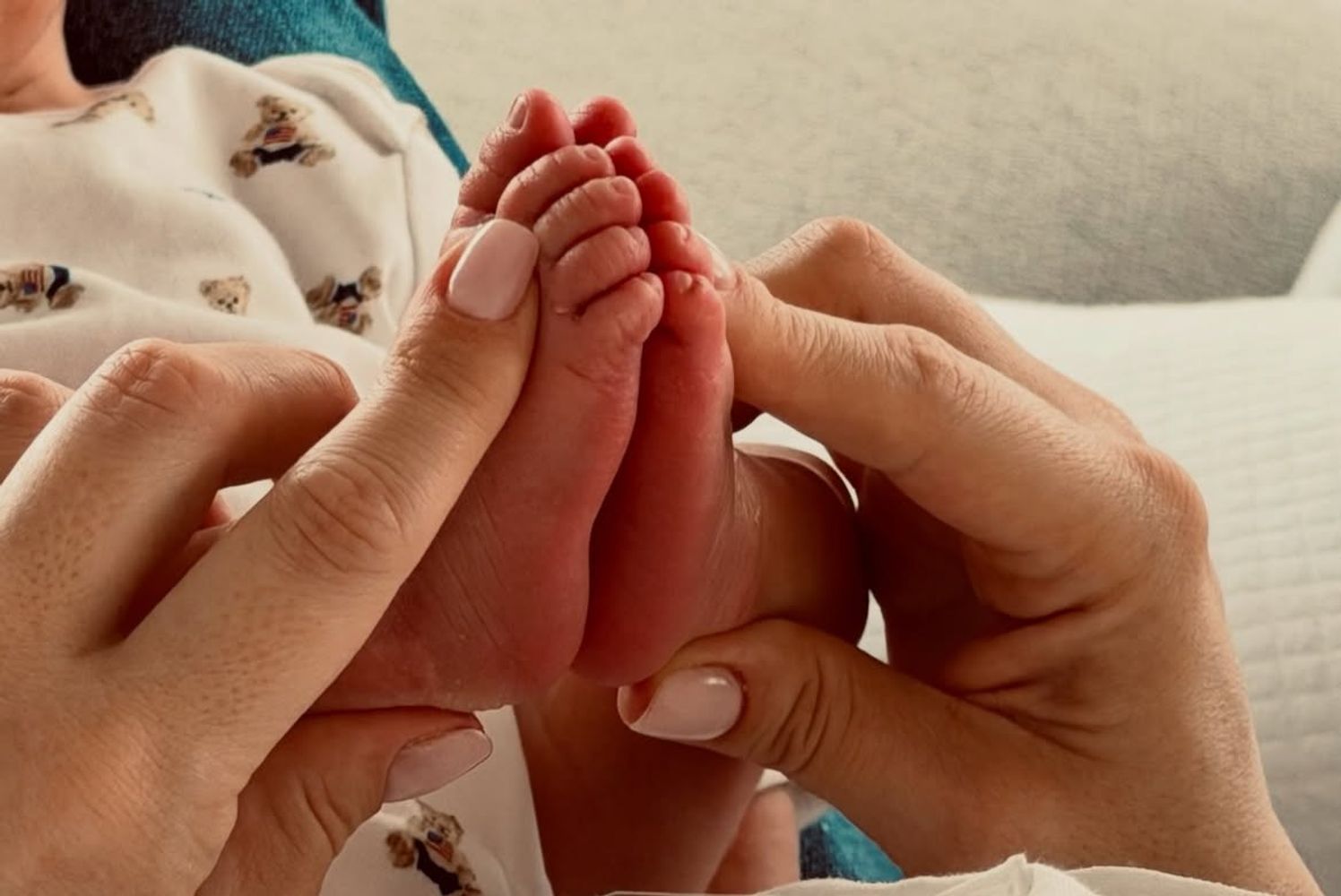 Sofía Aldrey fue mamá y presentó a su hijo