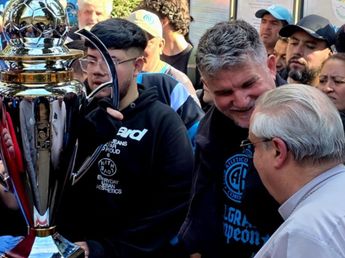 Artime cumplió su promesa tras el título de Belgrano: caminó 32 km hasta la Virgen de Lourdes
