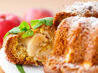 Torta húmeda de miel y manzana: la receta de Jimena Monteverde para disfrutar en la merienda