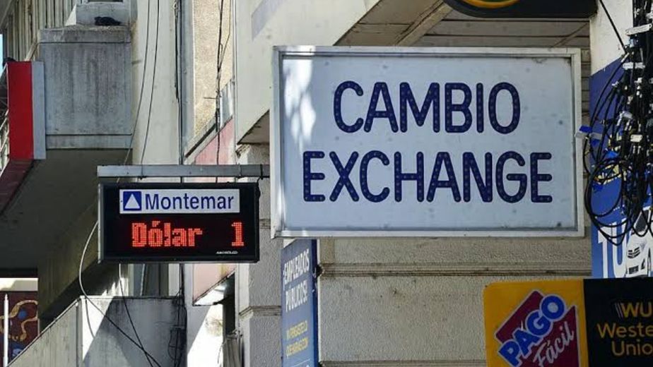 Dólar blue en Córdoba: por las nubes, en cuánto cerró este miércoles 19 de agosto