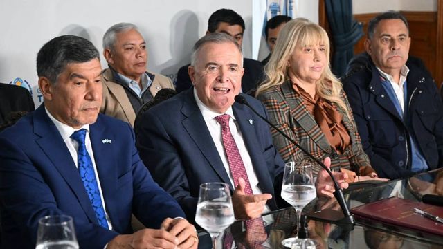 El gobernador explicó que su recuperación médica le impide asistir a la Cumbre de gobernadores, pero confirmó que la provincia estará representada.