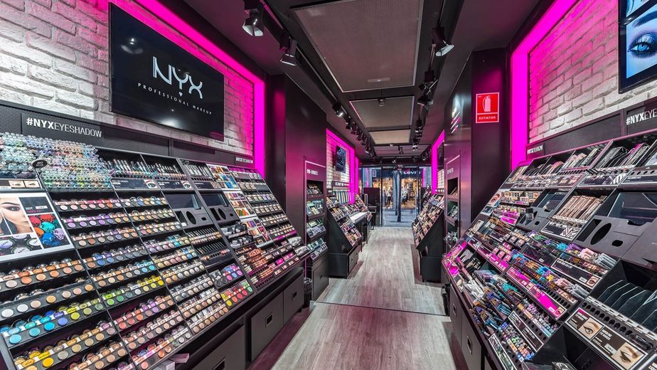 Una reconocida marca de maquillaje de Estados Unidos llega a la Argentina: dónde se consigue y qué precios tendrá