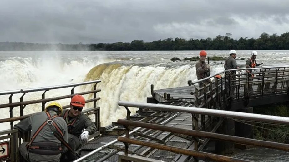 Cataratas del Iguazú: este lunes reabre el circuito Garganta del Diablo tras la crecida del río