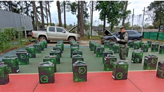 Secuestraron dos camionetas con 23 mil paquetes de cigarrillos de contrabando en Santiago de Liniers.