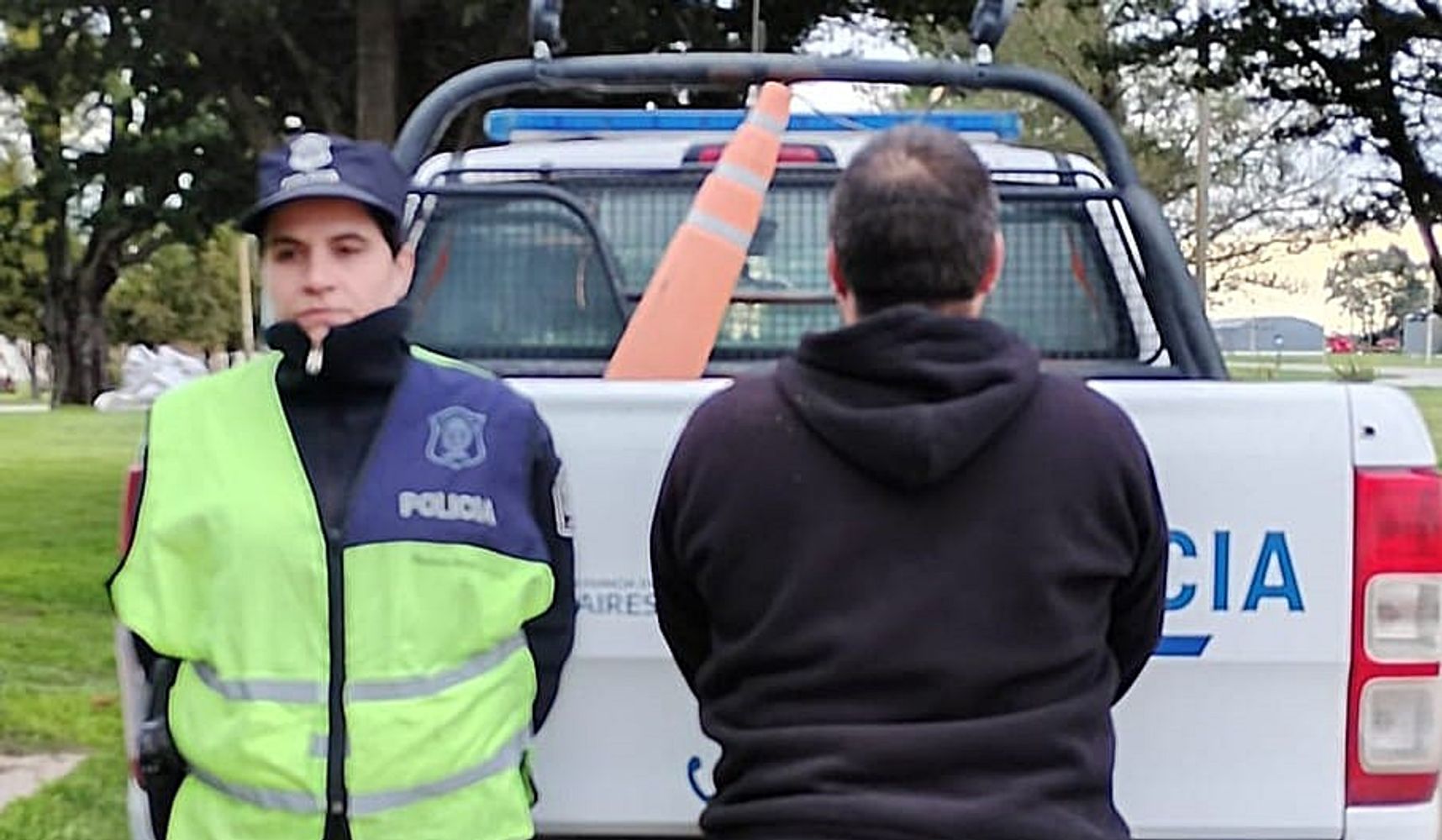 Detenido por matar al perro de su vecino