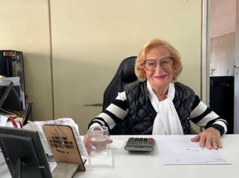 Tiene 100 años, es directora de una compañía y reveló su secreto: "Siempre hay que..."