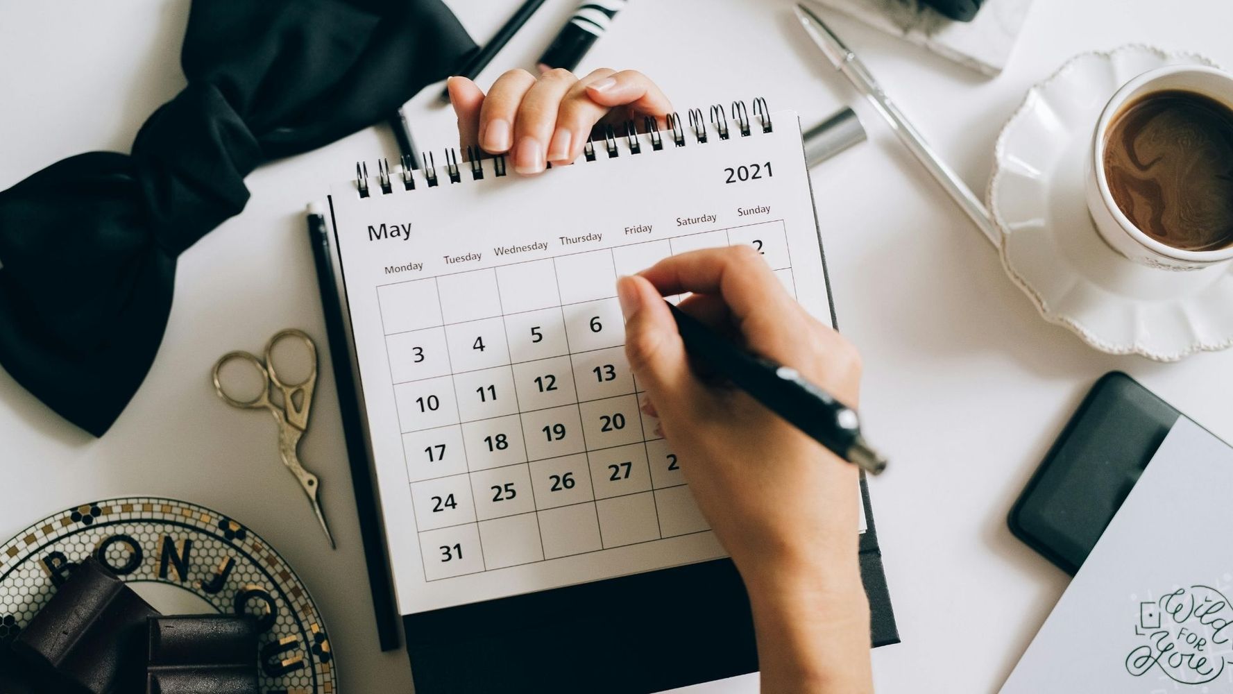 Escribir a mano en un calendario sigue siendo una elección habitual incluso en plena era digital.