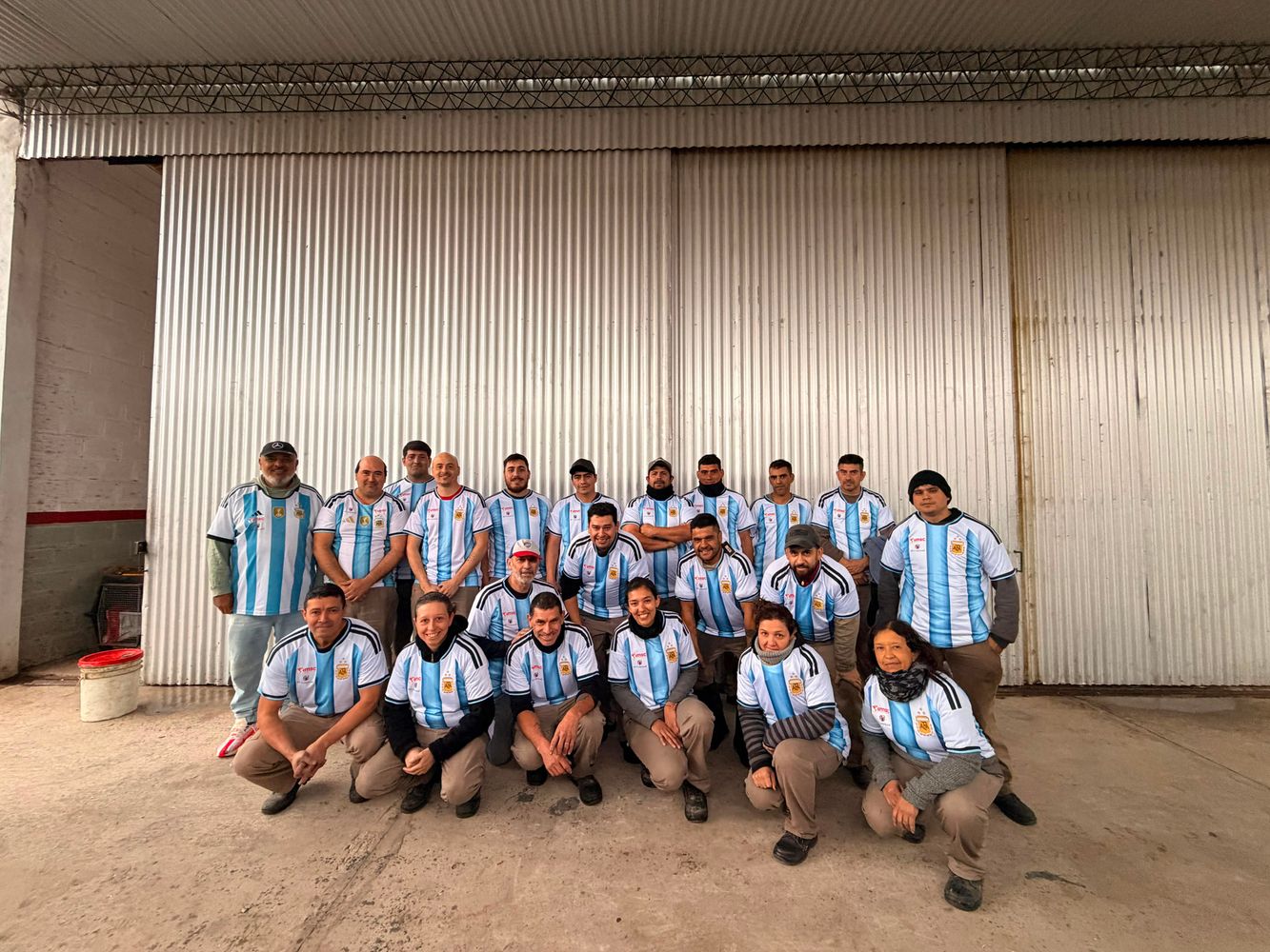 El entrerriano que le ganó en costos a China: la historia del empresario que produce 8.000 bombillas por día desde Gualeguay.