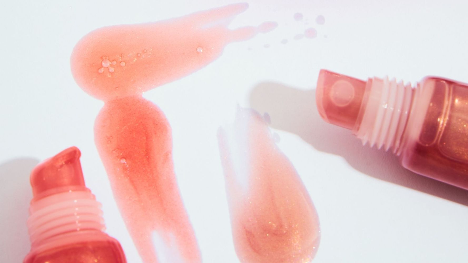 El labial mantiene su lugar como uno de los grandes clásicos del maquillaje gracias a su capacidad de reinventarse con cada generación.