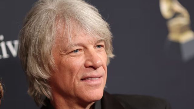 Preocupación por Jon Bon Jovi: debió abandonar el escenario en pleno concierto por un problema de salud
