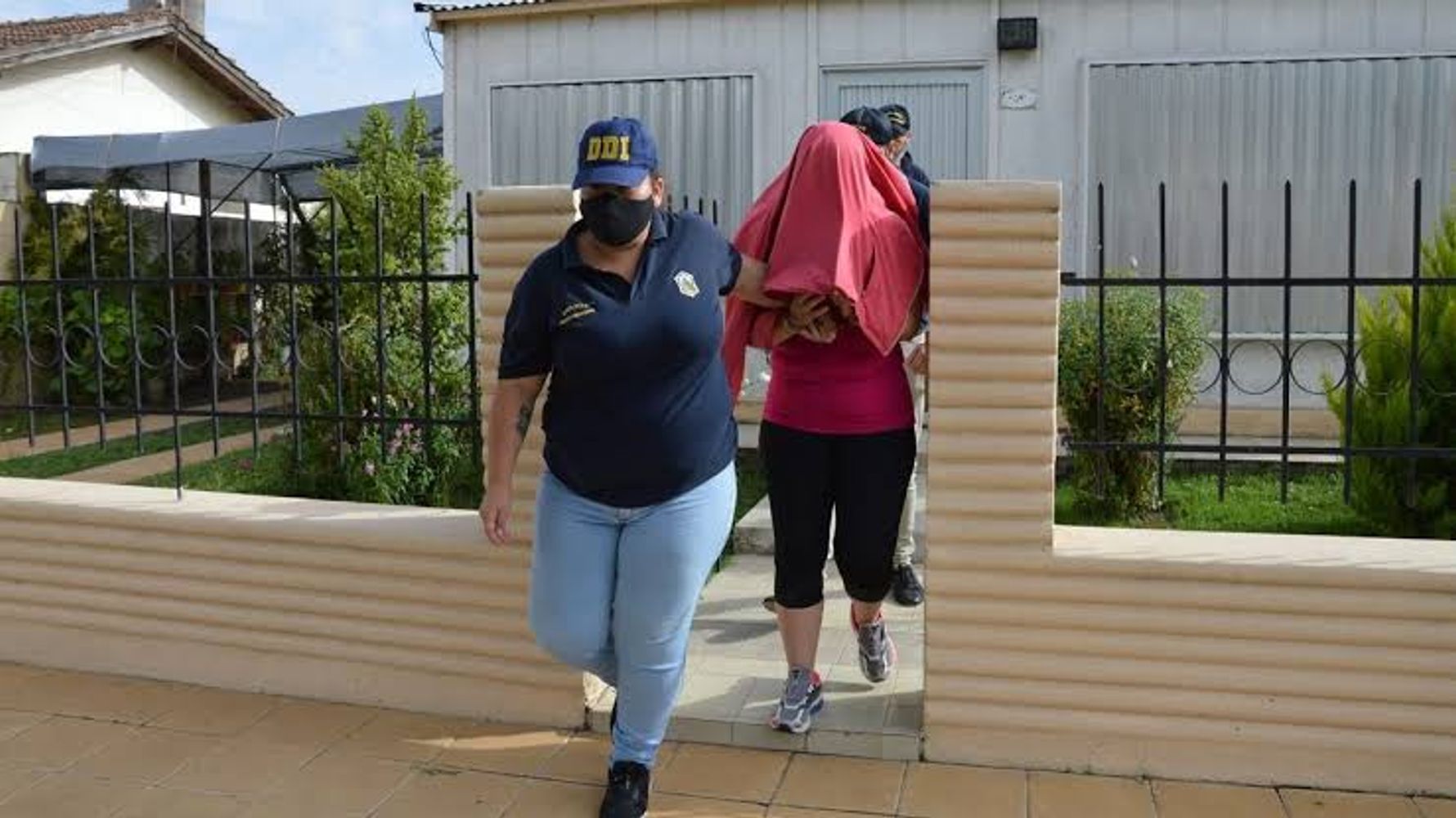Condenan a una mujer por 35 falsas amenazas de bomba en Bahía