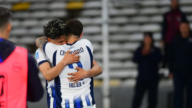 Ronaldo Martínez se reencontró con el gol, tras una trepada de Timoteo Chamorro, para que Talleres le gane a Vélez.