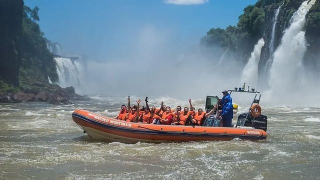 Tras el accidente fatal en Brasil, el Parque Nacional Iguazú reforzó las medidas de seguridad para las excursiones náuticas.