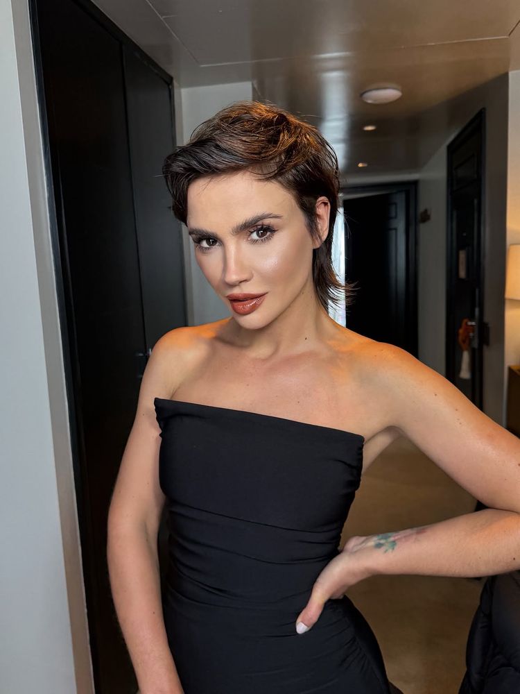 Celeste Cid volvió al pelo corto y marcó tendencia: el corte "pixie-mullet" como en sus comienzos