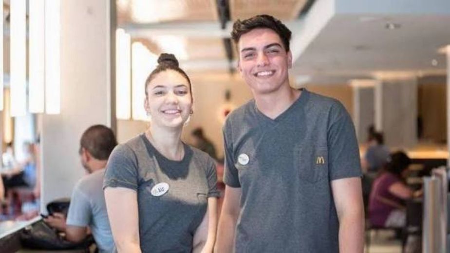 Sueldos de hasta $1.660.000: la famosa cadena de comidas que ofrece empleos para jóvenes