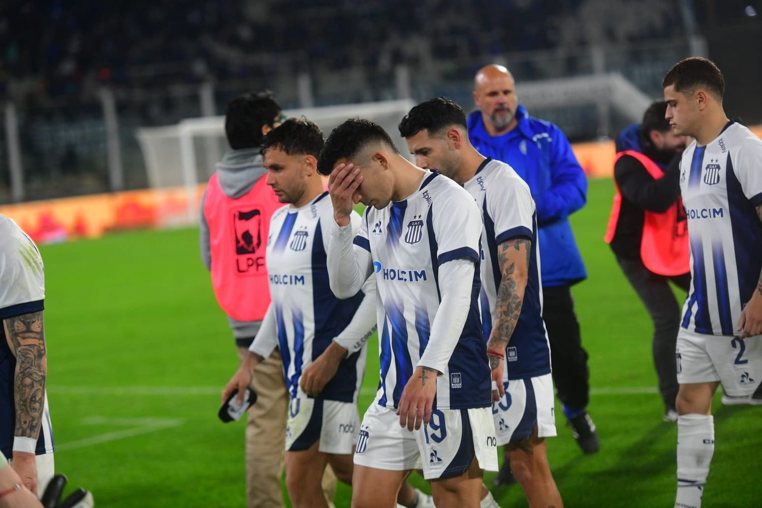 Talleres lo ganaba ante Vélez en el Kempes y se quedó sin nada.