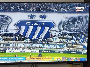 Así fue el recibimiento a Talleres en el reencuentro con sus hinchas, con bandera "anti pirata"