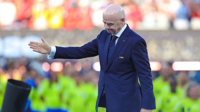 El presidente de la FIFA, Gianni Infantino, frenó el proyecto polémico de privatizar los principales torneos.