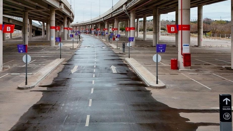 Cuáles son las fallas del nuevo estacionamiento del Kempes y qué dijo el Gobierno