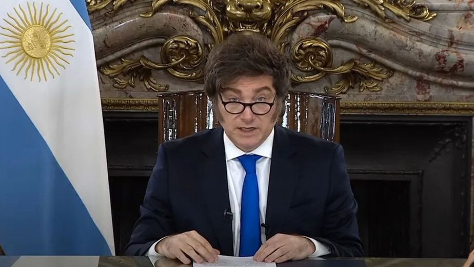 Milei rechaza "plan platita" y defiende su estrategia económica