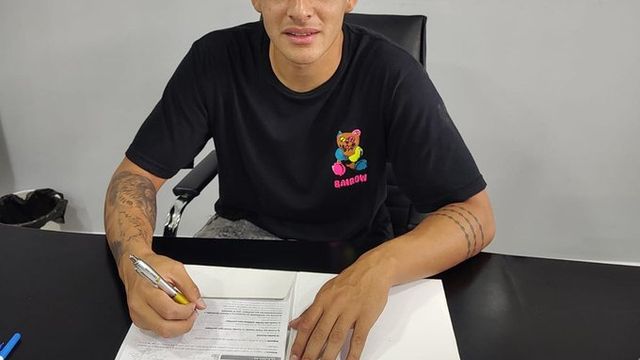 Facundo Miño, futbolista de Deportivo Riestra, y una seria acusación por violencia de género.