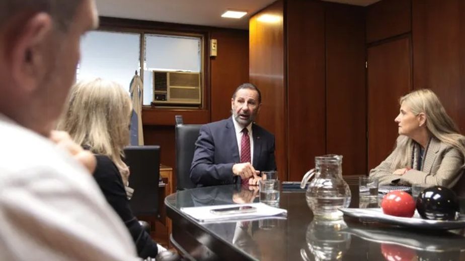 La propuesta está dirigida a empleados públicos y vecinos sin formación profesional previa en la materia.